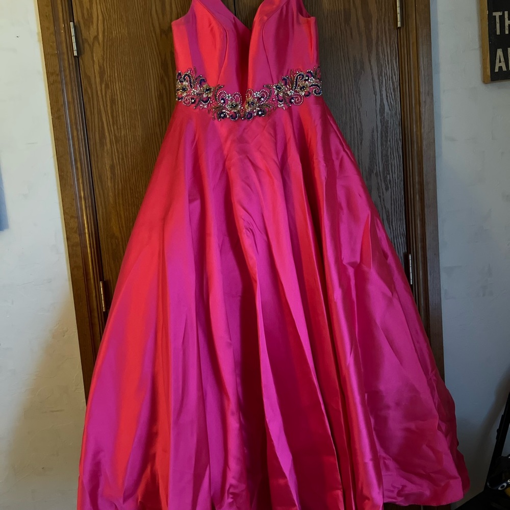 Be the princess of prom ! Stunning hot pink gorgeous prom dress